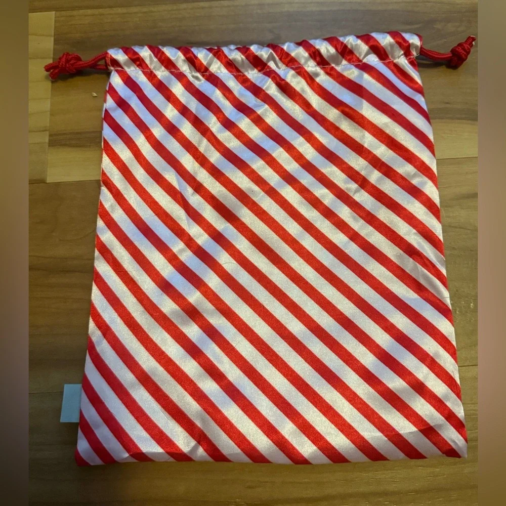 💙 4/$20 IPSY Red and White Diagnosis Striped Drawstring Bag